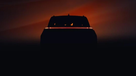 Toyota zapowiada tajemniczego, kanciastego SUV-a. Czy to następca Highlandera?