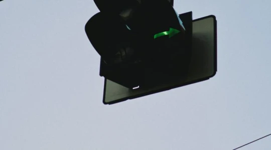 Zielona strzałka bez STOP? Ministerstwo zapowiedziało wielkie zmiany w przepisach - zielona strzałka i sekundniki