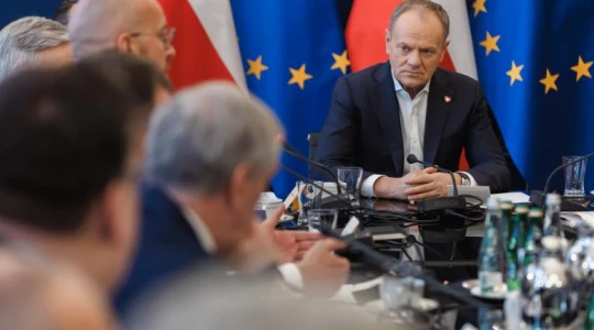 Donald Tusk o cenach i zapasach paliw: Orlen użyje marż, by zatrzymać drożyznę